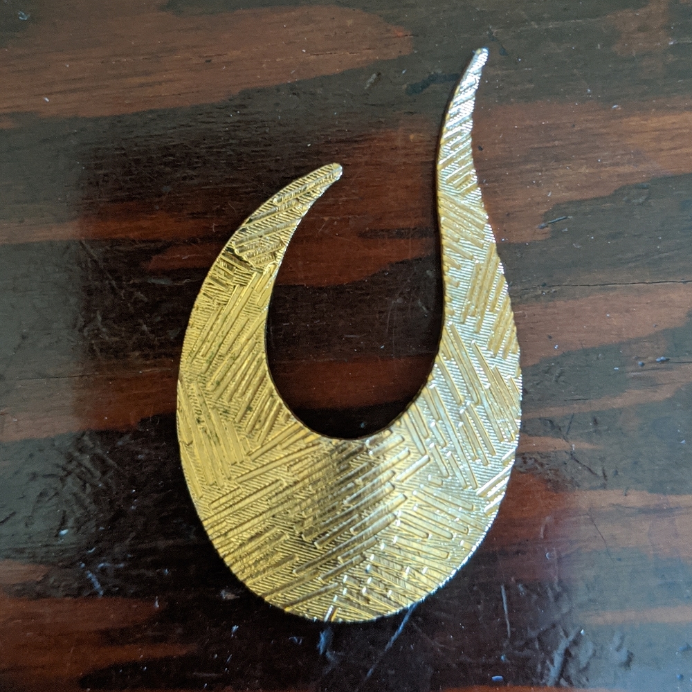 Vintage gold brooch